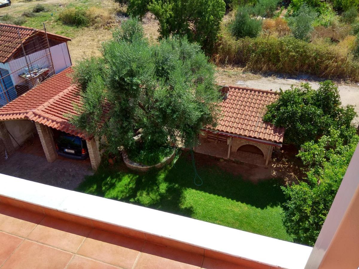 Sunny Apartment With Mountain View Patras Luaran gambar